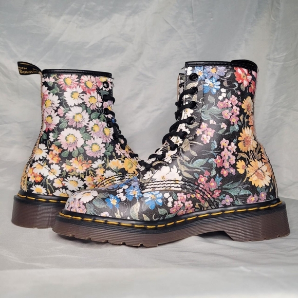 Dr. Martens vintage 90s era 1460 floral print Sienna Miller leather boots - Picture 4 of 8